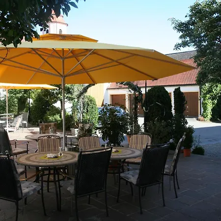 فندق Schlosswirt Etting 3*
